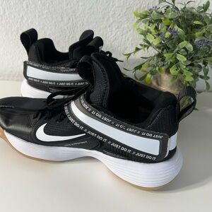 7.5 Nike React HyperSet Volleyball Black White Sneakers Shoes Active Women’s